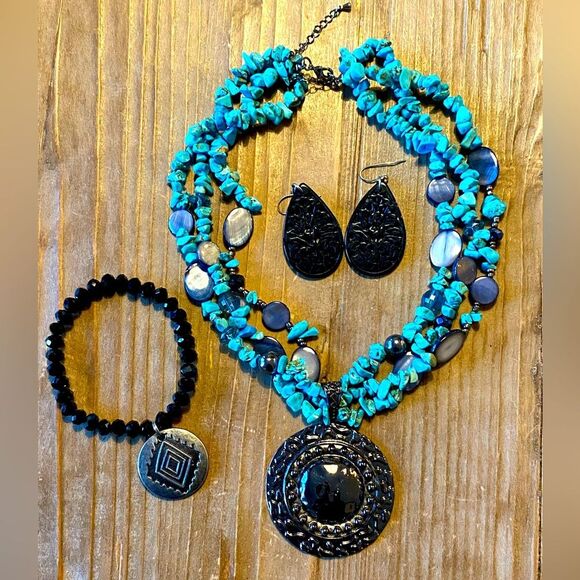 Turquoise Necklace Set - Picture 1 of 8